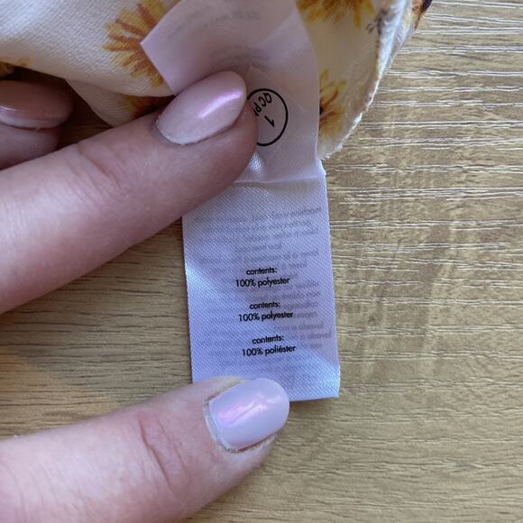 NWT WeWoreWhat x Revolve Daisy Flower Billow Sleeve Crop Top Women's Size Large - Picture 5 of 8